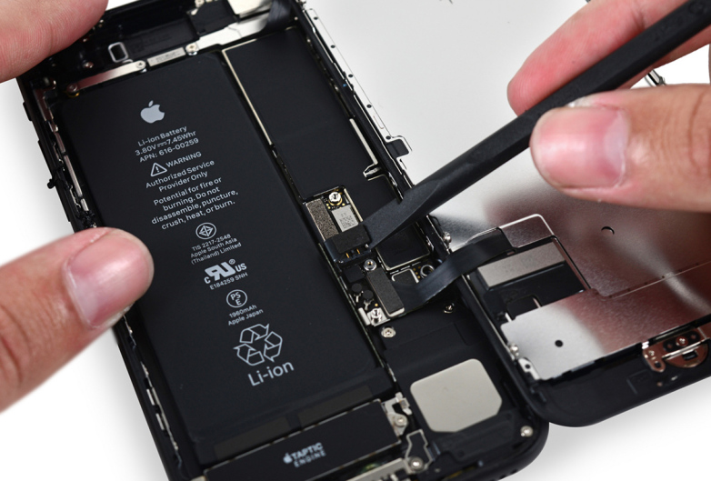 Apple’dan batarya değişimi yasağı açıklaması