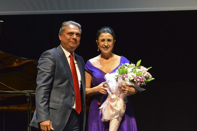 Türkan Şoray Kültür Merkezi’nde unutulmayacak konser